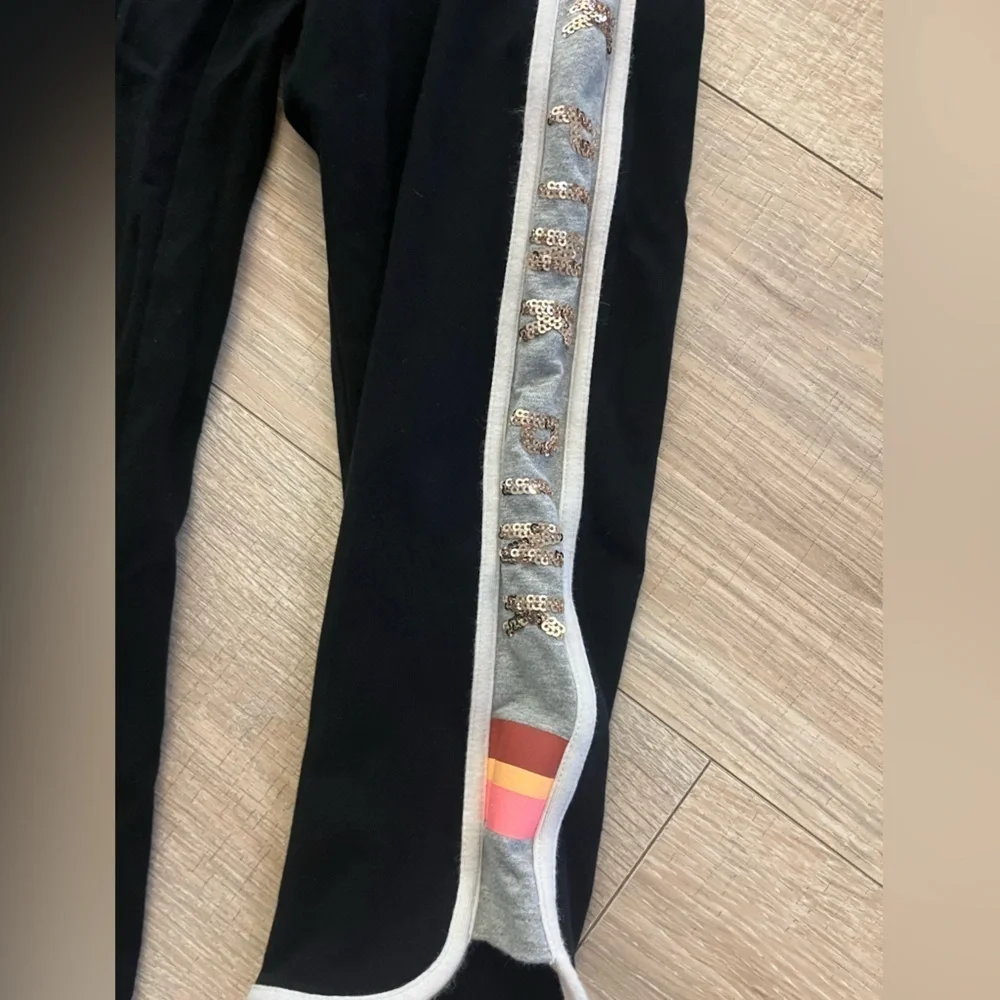 PINK Bling Capri Leggings Medium